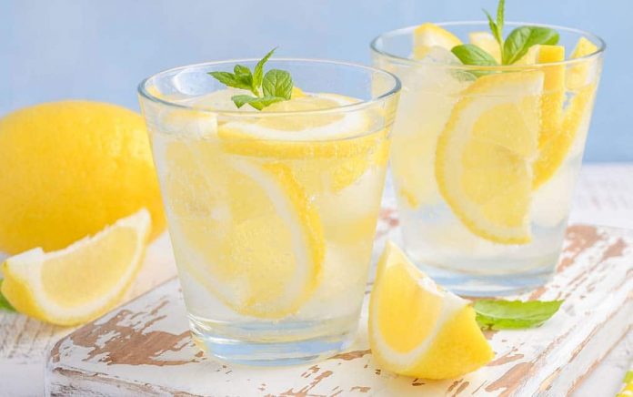 8 Reasons to Start Your Day With Lemon Water