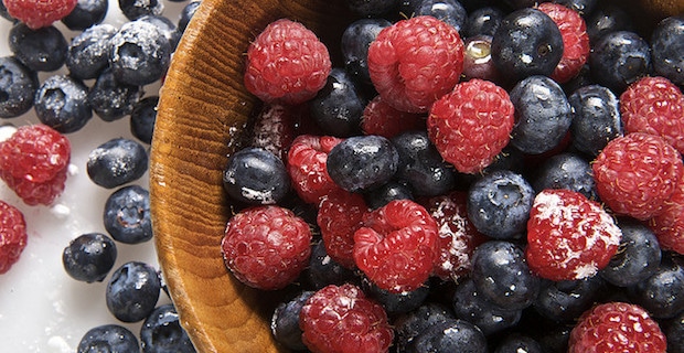 13 Reasons to Eat Berries (Right Now!) 