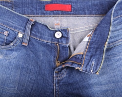 Upcycle Your Favorite Jeans as an Organizer 